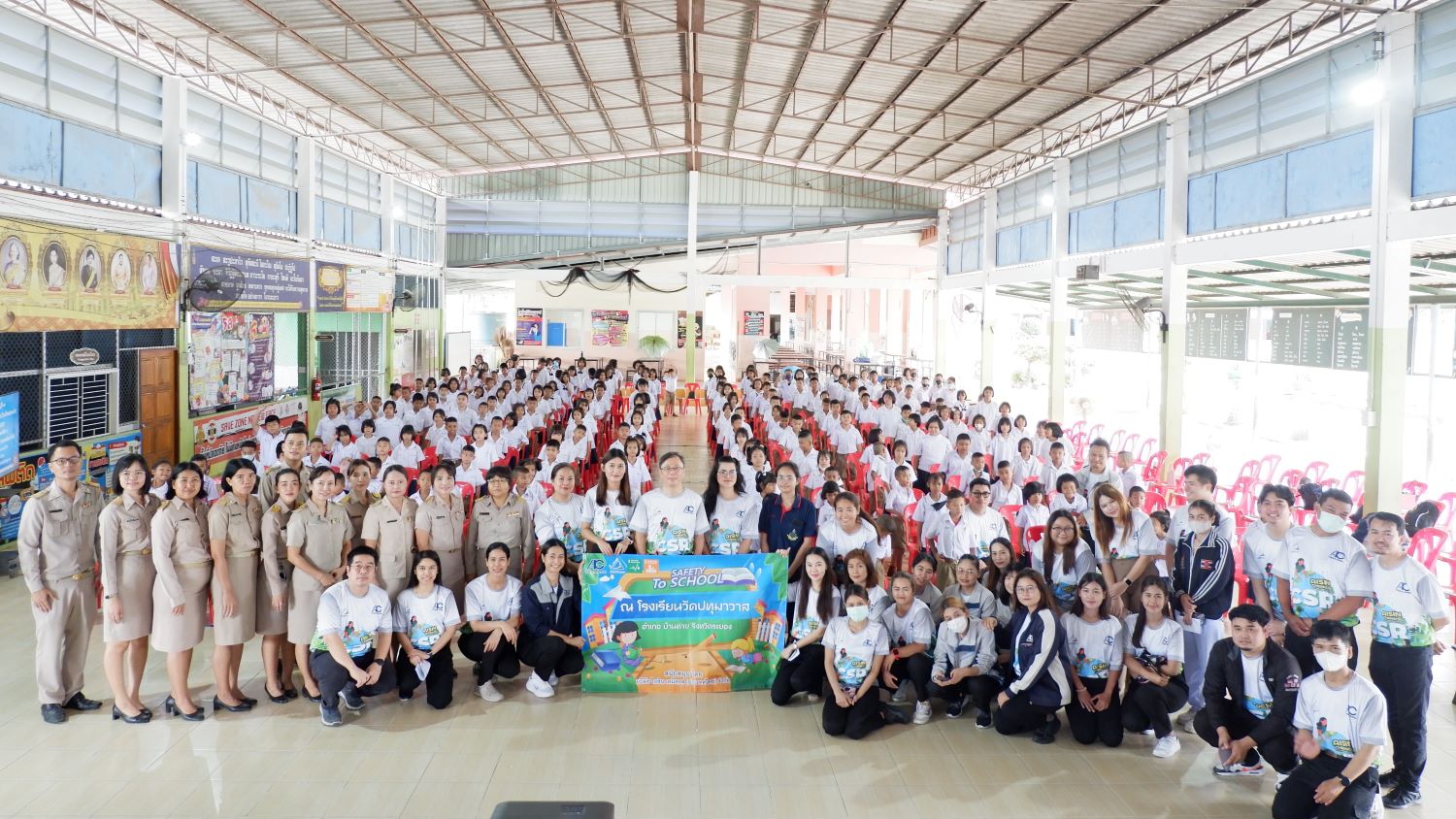 Thai AISIN Group Safety To School at Wat Pathumawas School, Rayong Province (5).jpg